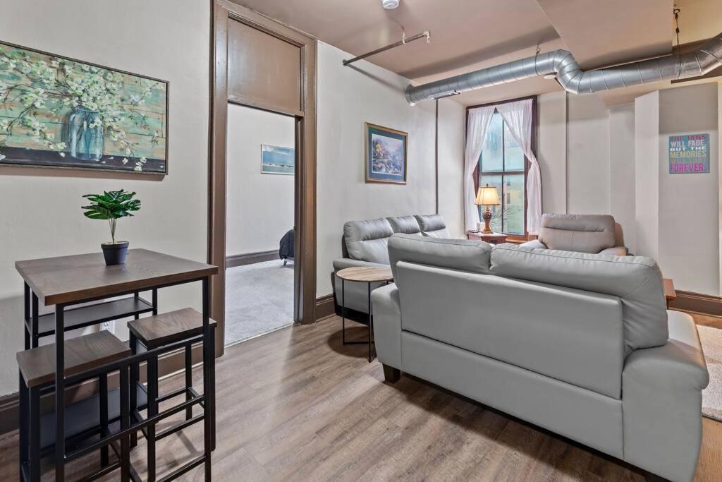 Perfect Blend Of Convenience & Comfort Ny Apartment *