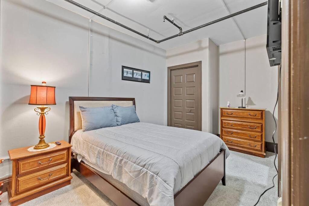 Perfect Blend Of Convenience & Comfort Ny *